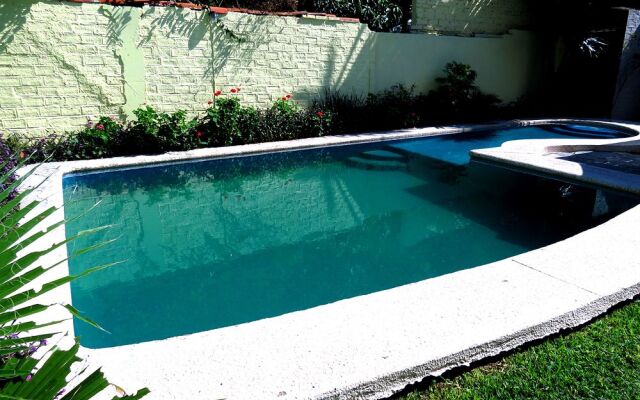 Hotel Ajijic Plaza