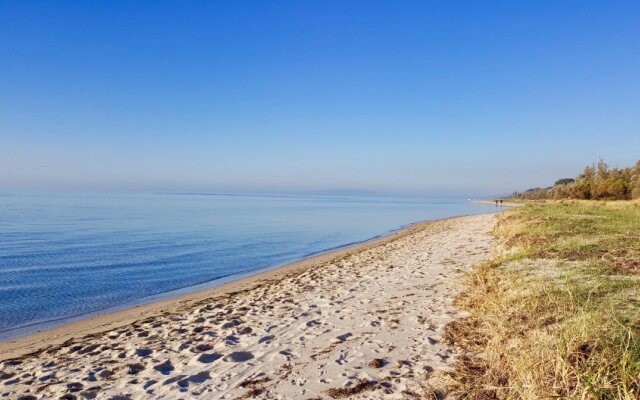 Avilla By The Bay