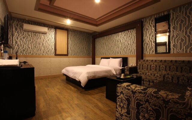 K.S Hotel
