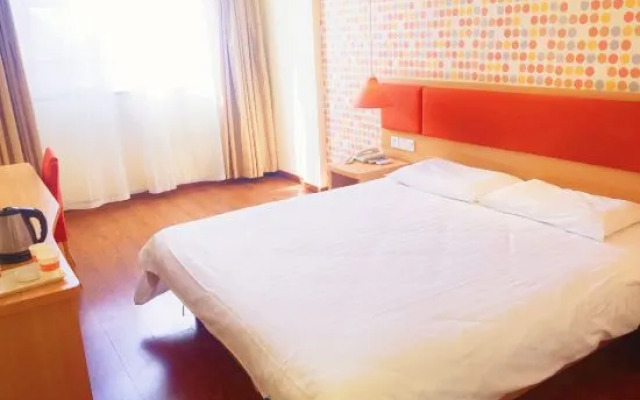 Pebble Motel (Kunming Dounan Flower City Longcheng Street)