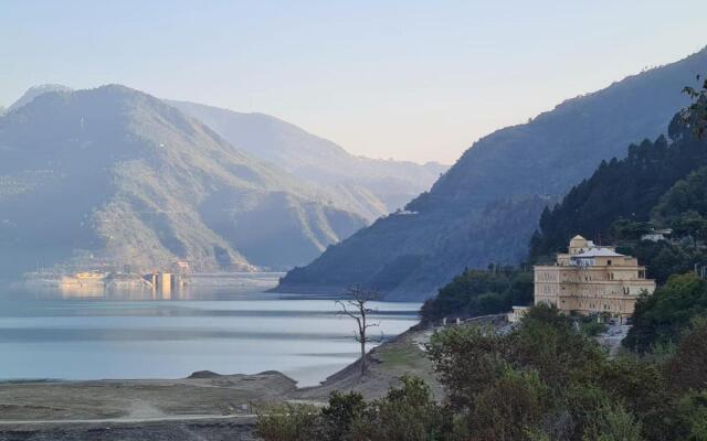 Hotel Le ROI Lake View koti