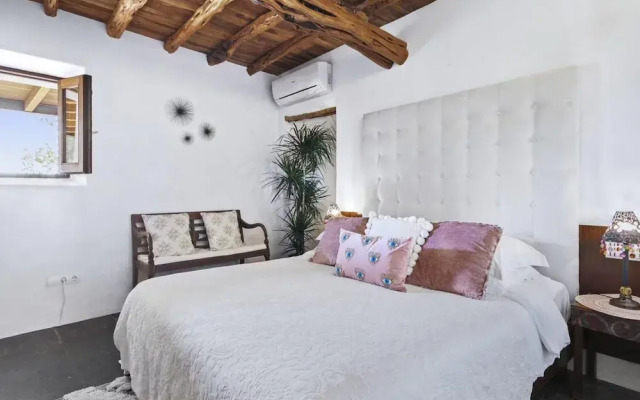 Rural Hideaway Villa in Stcarlos