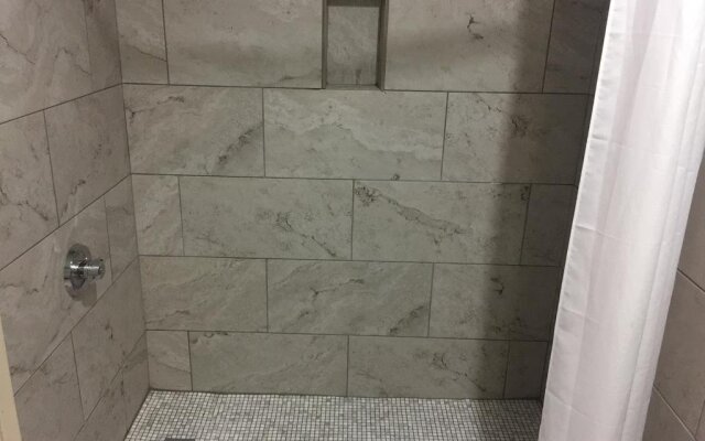 Island Suites Hobby Airport