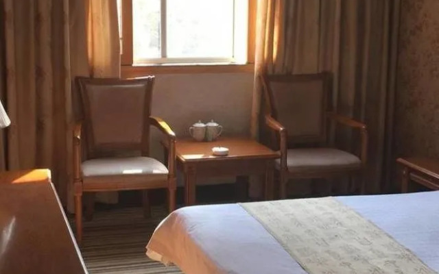 Luoyang New Shengguang Hotel