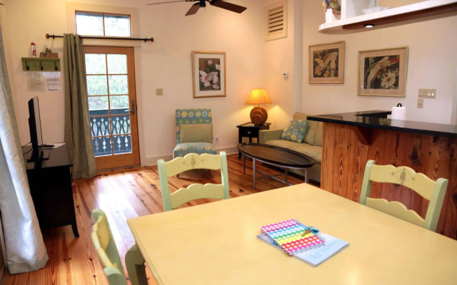 Hibiscus Coffee & Guesthouse