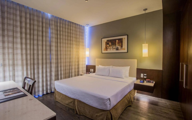 The B Hotel