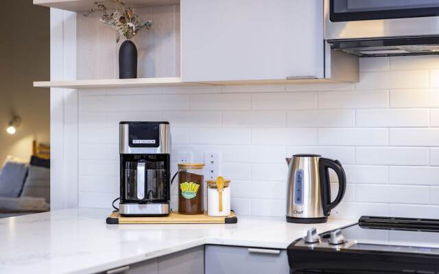 Tumbledown Condo By Revelstoke Vacations