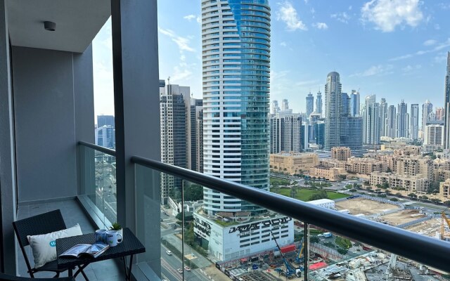 HiGuests - The Sterling by Omniyat