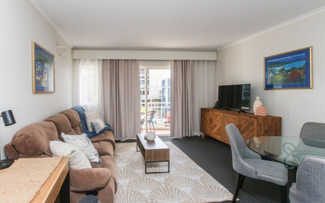 Inner City One Bedroom Apartment 13