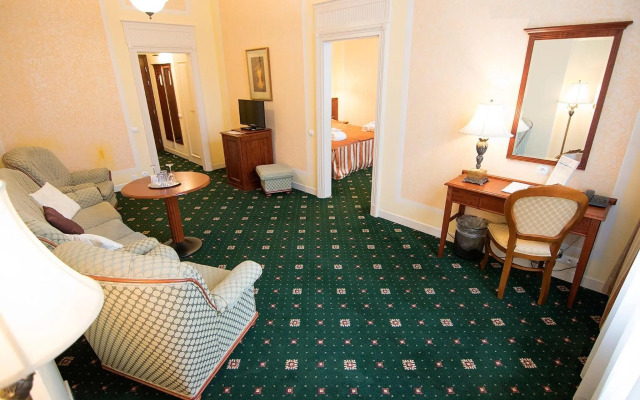 Humboldt Park Hotel And Spa
