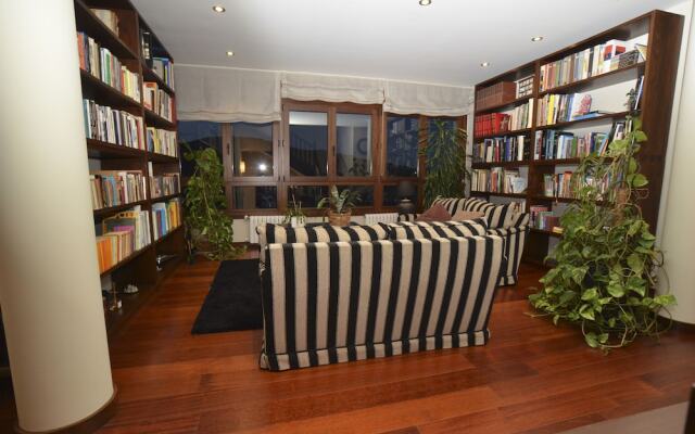 Hotel Reina Adosinda