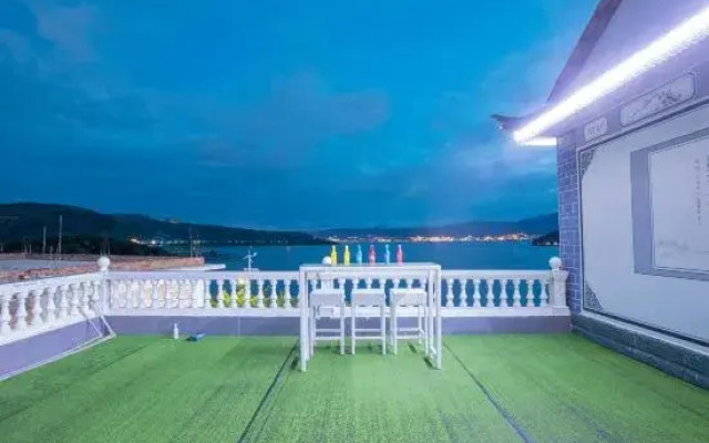 Shiyi Lake View Inn