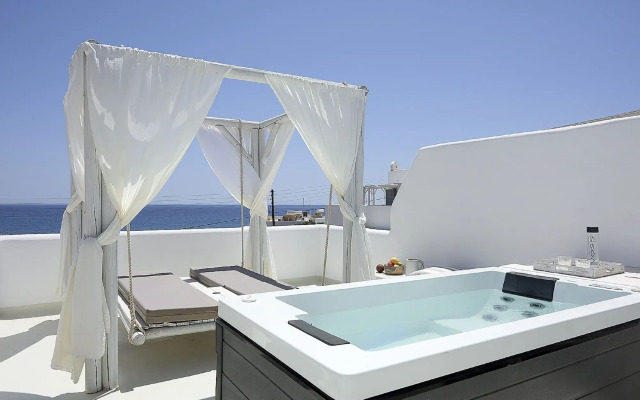 Artemis Seaside Resort