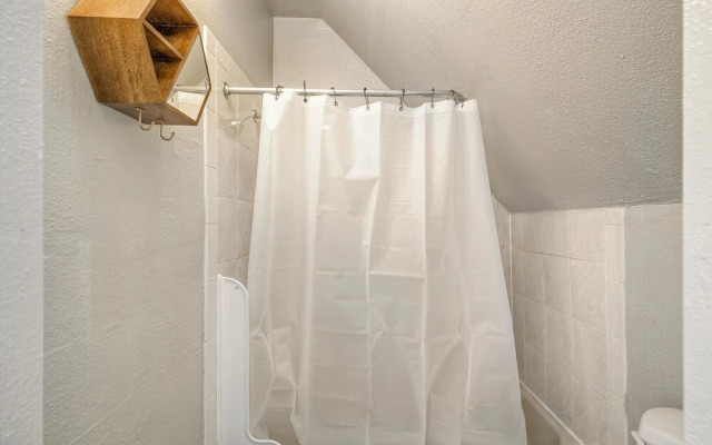 Victorian Home in Whittier/rino - Sleeps 11!