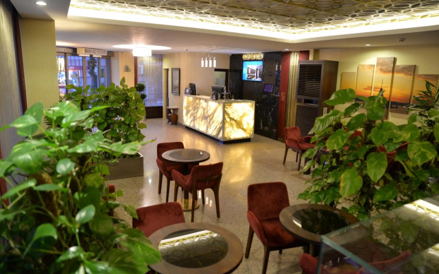Golden Siyav Hotel
