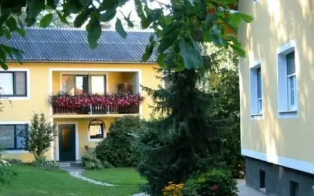 Ferienwohnungen Ludwig - Pferdehof Pfaffenriegel