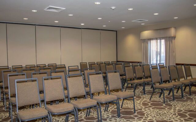 Country Inn & Suites by Radisson, Garden City, KS