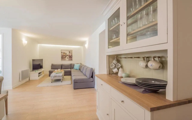 Sunlight Properties - "Neptune" - Bright - Old Town - By sea
