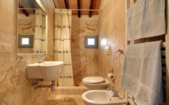 Casaglia 2 · Apartment With Shared Pool