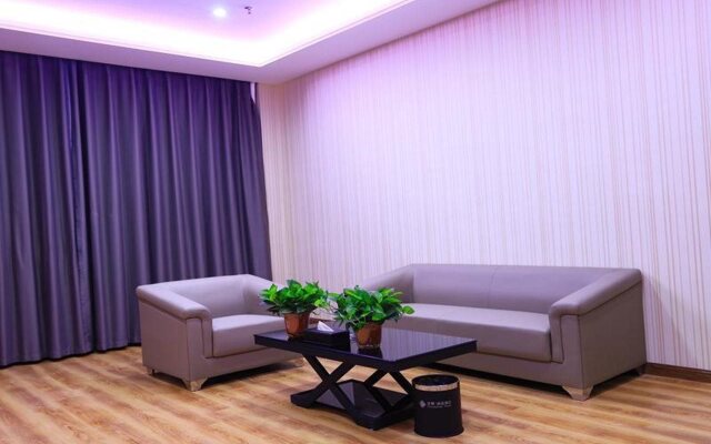 Chonpines Hotels·Zhengzhou Mazhai Industrial Park