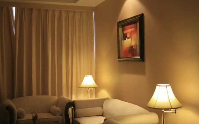 Trianon Royal Hotel