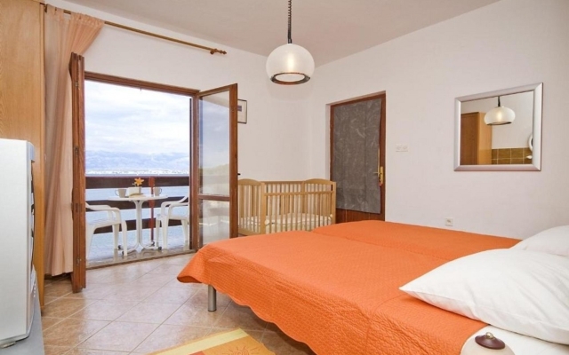 Apartment Ljilja - 10m from the sea with parking: A4 Nin, Zadar riviera