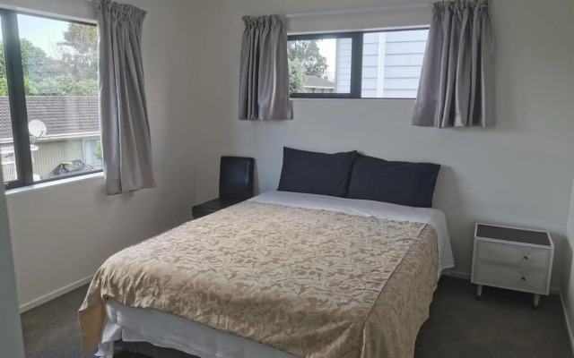 Private Room1 in Central Papatoetoe