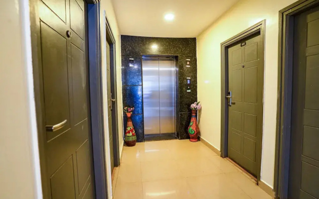 Fabhotel Royal Sterling