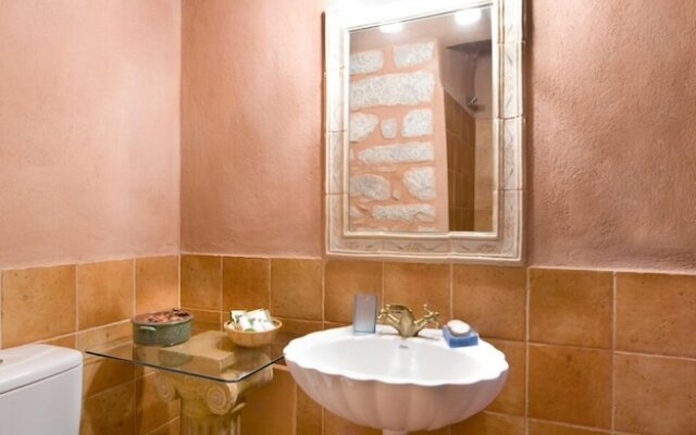 Arapakis Historic Castle