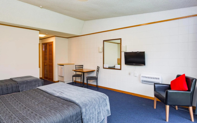 The Redwood Hotel