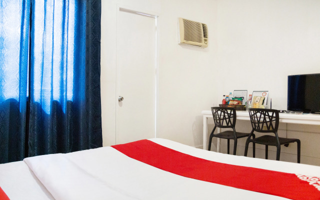 OYO 150 Davao Airport View Hotel Vaccinated Staff