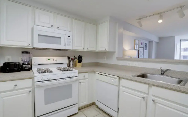 Fascinating Apt in Ballston With Gym