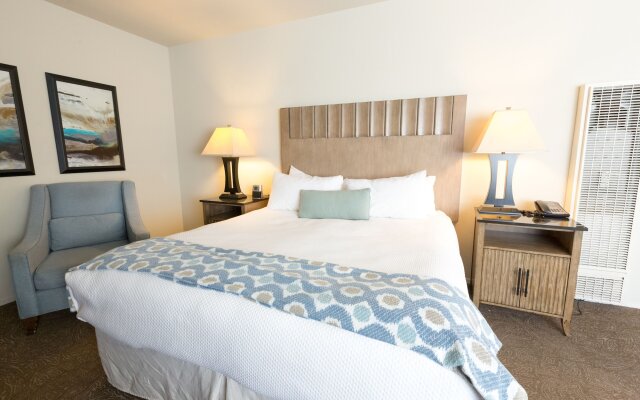 Cambria Landing Inn & Suites