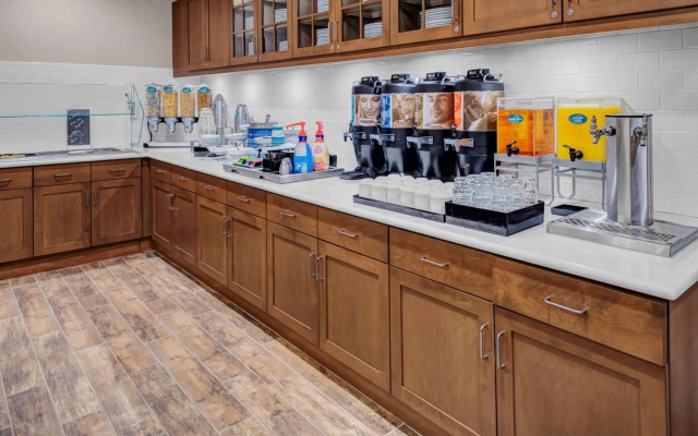 Homewood Suites by Hilton Wauwatosa Milwaukee