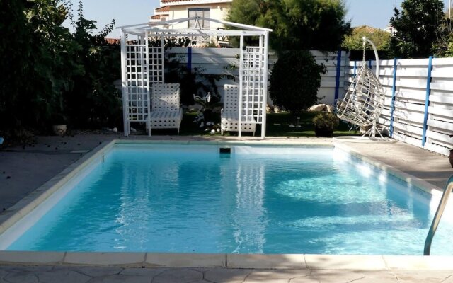 Greek Island Style 2 Bedroom Villa With Pool