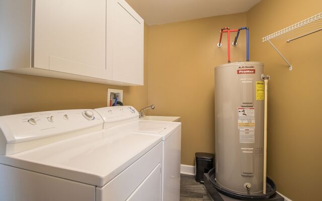 Sea Breeze 1011 Penthouse