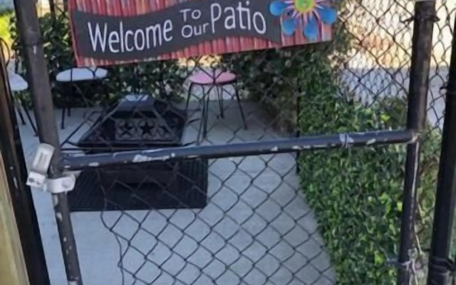 Shoreside Inn & Suites