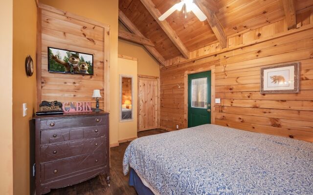 Sleepin' Inn 2 Bedroom Cabin by RedAwning