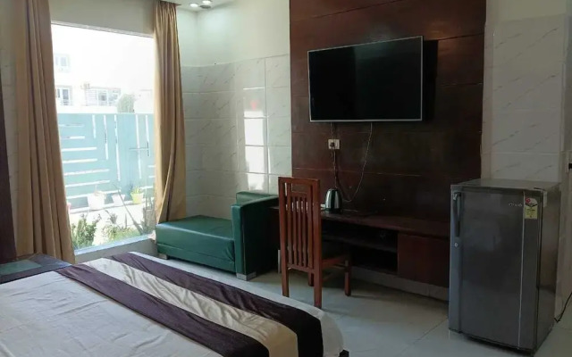 Hotel Florence and Banquets By Elite Sol