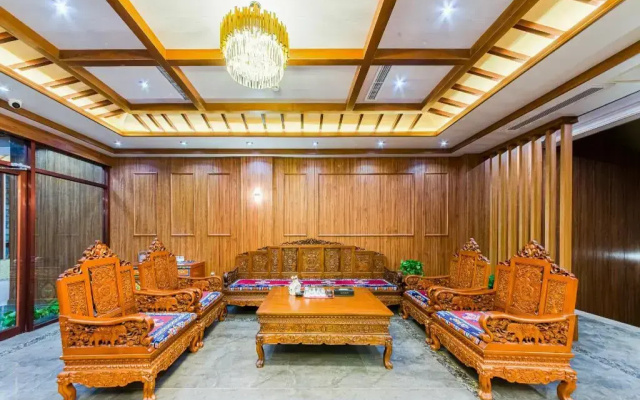Minyoun Rezen Retreat Yading Daocheng