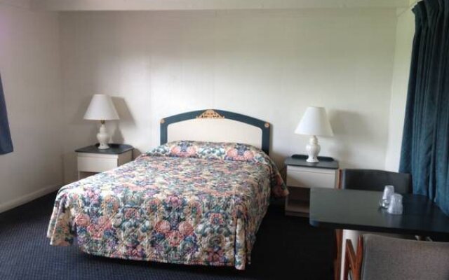 Helen Apartments & Motel