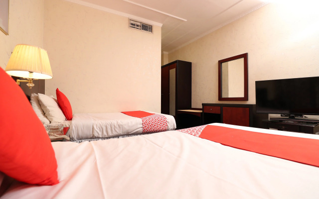 OYO 112 Semiramis Hotel