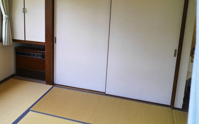 Bandai Lakeside Guesthouse