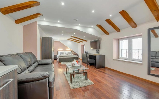 Palace Suites Heritage Hotel – Adults Only