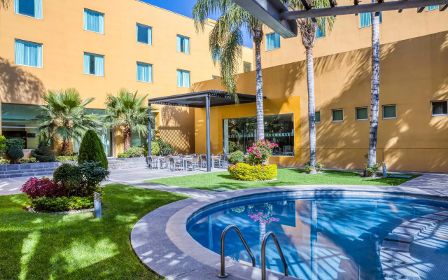 Fiesta Inn Express San Luis Potosí Oriente