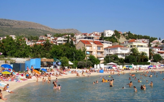 Robi - 50m From Beach - R1