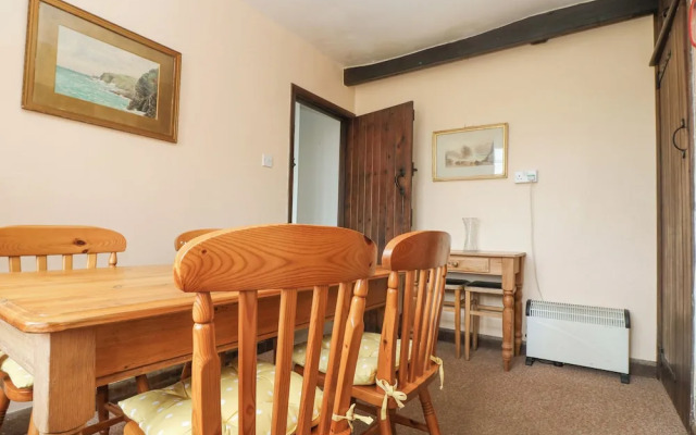 Parc An Castle Cottage