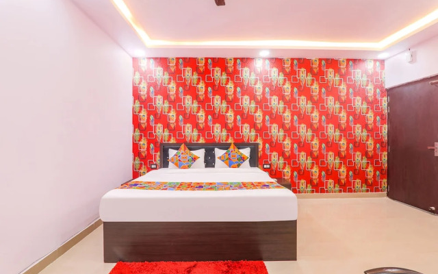 Fabhotel Paras