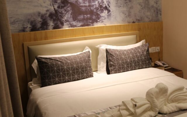 St. Moritz Business Hotel