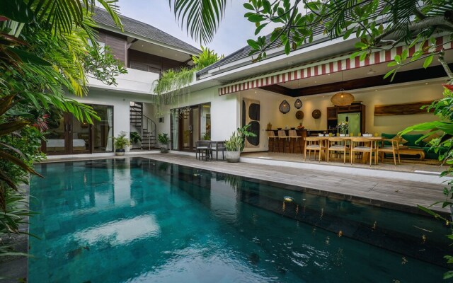 Frangipani Villa Mawe at Berawa